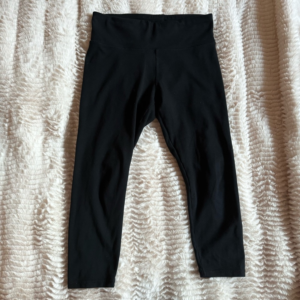 Black 3/4 Capri Leggings